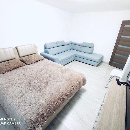 Garsoniera Daniela Apartment ตือร์กูออกนา ภายนอก รูปภาพ